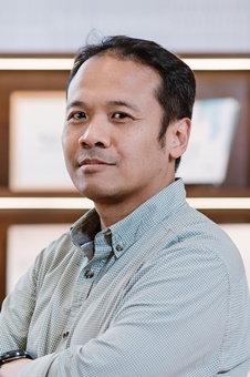 our-expert-image