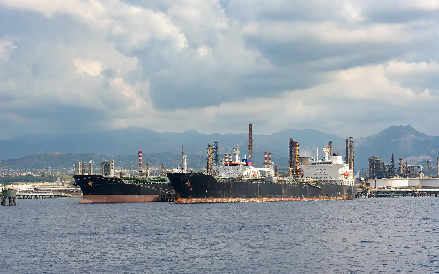 ADB-METI-ERIA Joint paper Decarbonising Southeast Asia's Hard-to-abate and High-emitting Sectors: Transition Finance, Technologies, and Policy Approaches