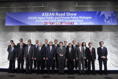 ERIA organizes international symposia in Sendai and Tokyo during the  "ASEAN Road Show" in Japan