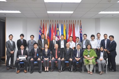 AIIT Students Shows Business Plan to ERIA Researchers
