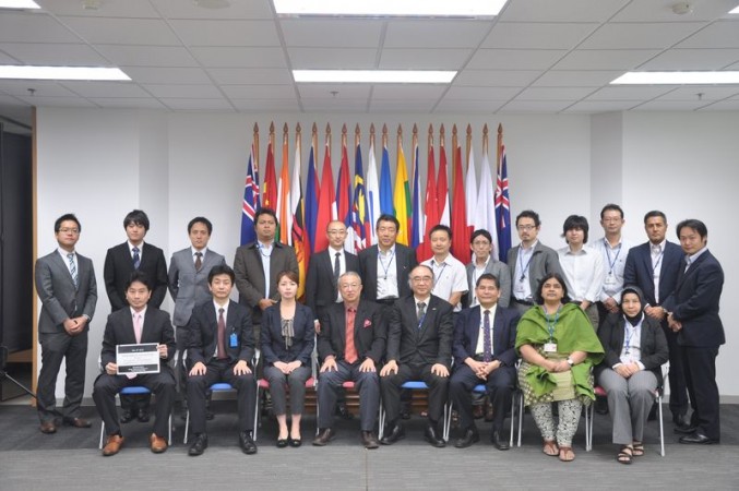 AIIT Students Shows Business Plan to ERIA Researchers
