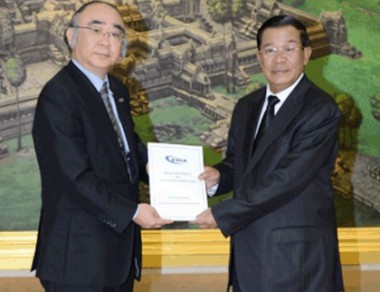 Hands Over Important Documents to Prime Minister Hun Sen, Kingdom of Cambodia