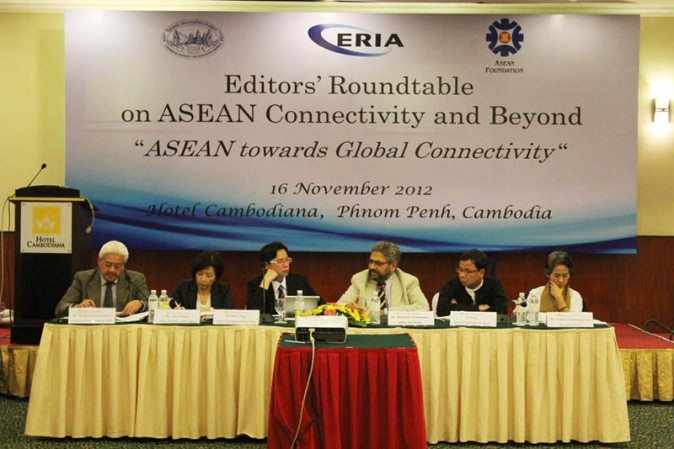Editors and Journalists from 10 EAS countries Participate ERIA Editors' Roundtable