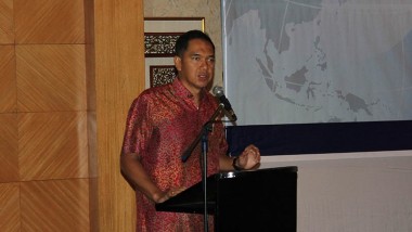 The Distinguished Lecture Series discusses "ASEAN in 2015: Engendering ASEAN's Services Value Chains"