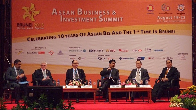 ERIA in ASEAN Business and Investment Summit 2013