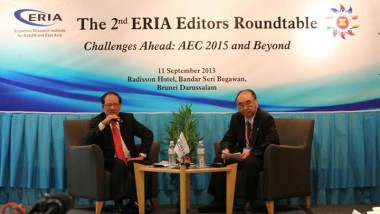 Secretary-General of ASEAN Holds Dialogue with Journalists