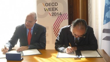 ERIA and OECD signed MOU
