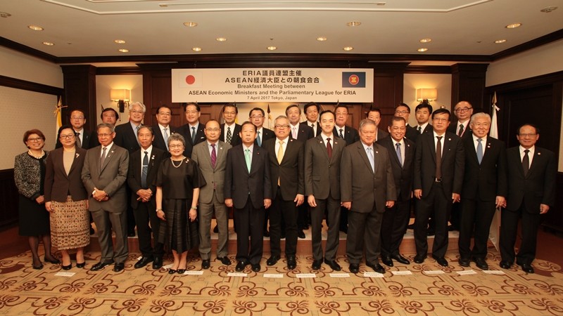 PLE Discusses ERIA's Role with ASEAN Economic Ministers