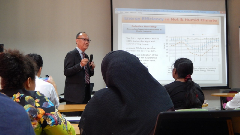 Article - Brunei urged to reduce energy consumption by investing in green buildings
