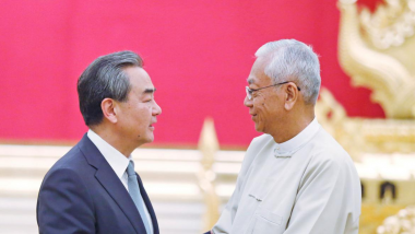 Article - Myanmar ringside at China-India bout