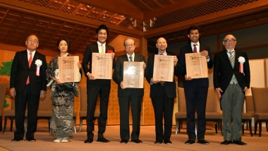 HE Yasuo Fukuda Receives  the 4th Asia Cosmopolitan Award