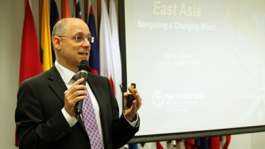 World Bank Report: East Asia Countries Should Adapt Development Model
