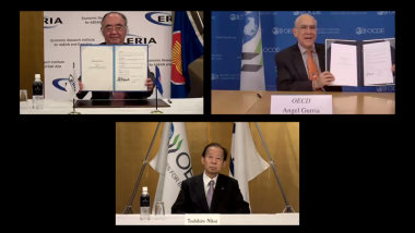 ERIA Renews MoU with OECD in a Virtual Signing Ceremony 