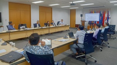 Government Officials Learning from ERIA’s Research on Global Value Chains, Urban Amenities and City Agglomeration