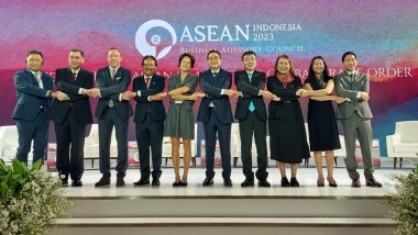 Prof Tetsuya Watanabe Outlines ASEAN's Digital Future at ASEAN Business and Investment Summit
