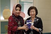 Prof Yamanaka with Ir Nita Yudi, the President of IWAPI